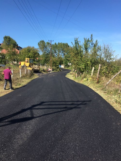 İdaremiz tarafından yapılan Devrek İlçesi Yılanlıcakuz Köyü yol asfalt çalışması.