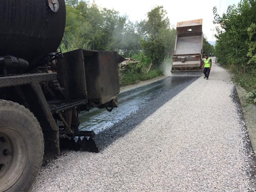 Ekiplerimiz tarafından Merkez İlçe Alancık Köyü yolu 3 kilometre asfalt çalışması tamamlandı.