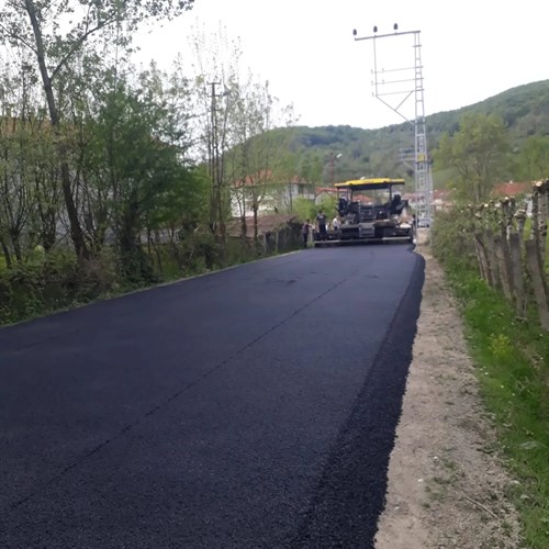 İl Özel İdaresi ekiplerimiz Çaycuma İlçesi Kahvecioğlu Köyü BSK asfalt yol yapımına başladı.